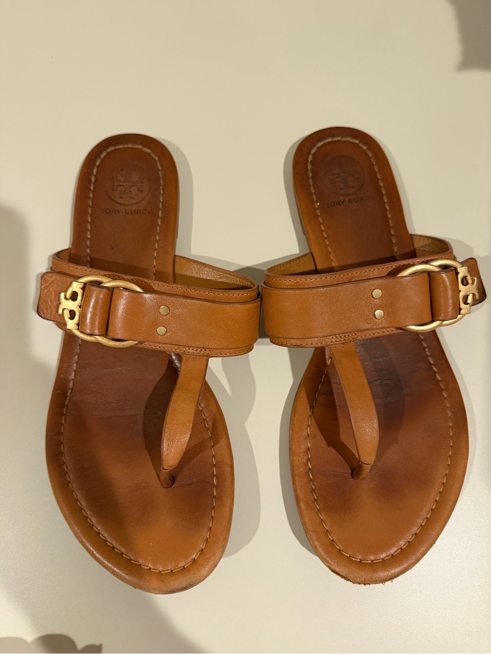 Tory Burch Marsden Cognac Leather Thong Sandals with Gold Buckle 6.5 - Picture 3 of 7